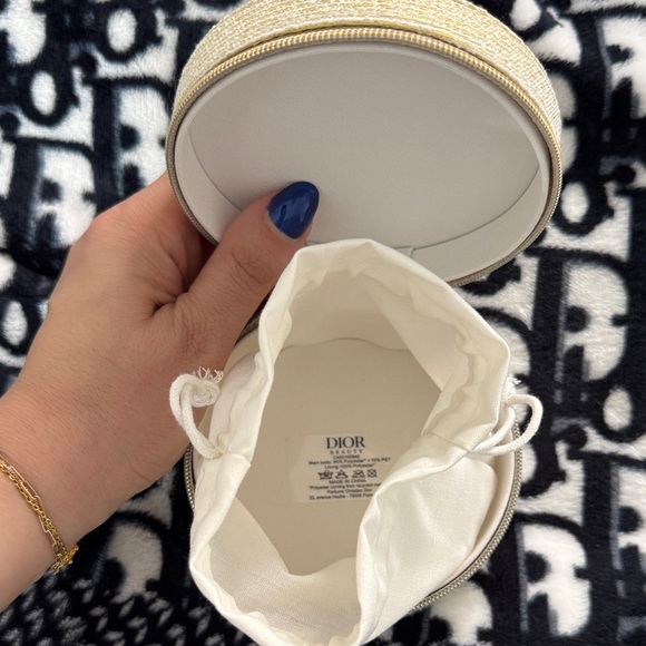 Dior Luxurious Gold Compact - Picture 5 of 5